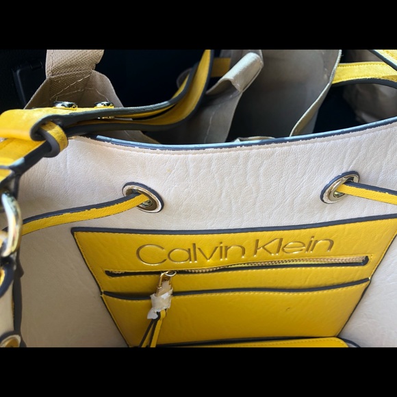Yellow Calvin Klein bag - Picture 2 of 2